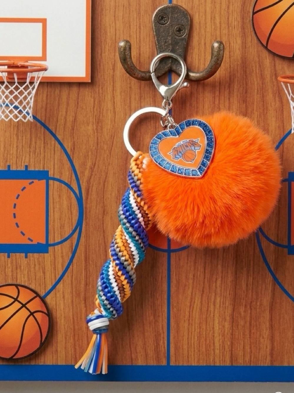 🌟Knicks Glow-Up Pom Keychain